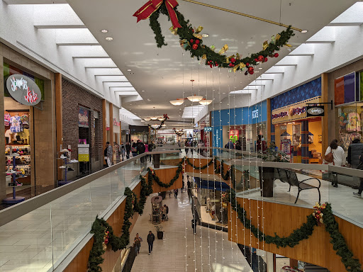 Shopping Mall «Holyoke Mall», reviews and photos, 50 Holyoke St, Holyoke, MA 01040, USA