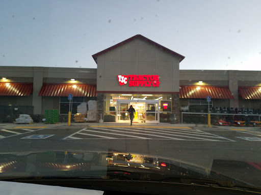 Home Improvement Store «Tractor Supply Co.», reviews and photos, 1303 North Exchange Dr, Saratoga Springs, UT 84045, USA