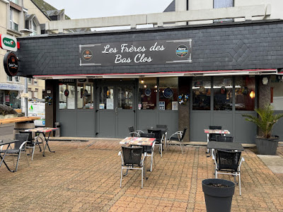 Les frères du bas clos à Loches