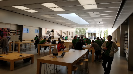 Apple Fashion Island image