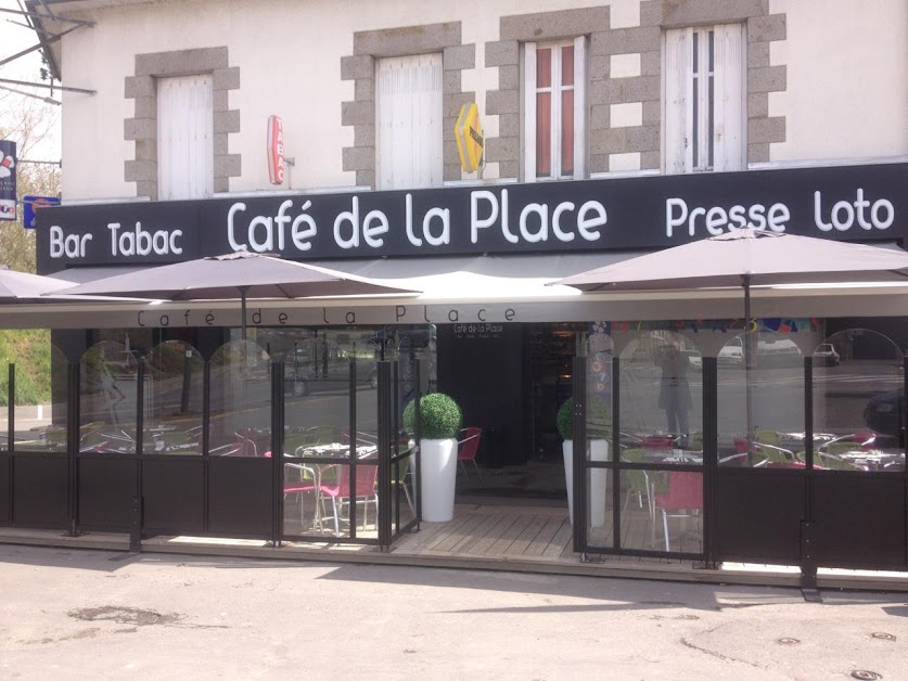Café de la Place à Fougères