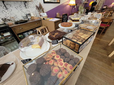 Mercredi Biscuiterie, Salon de thé et brunch du mercredi au dimanche, Pâtisserie à l'ancienne à Lyon