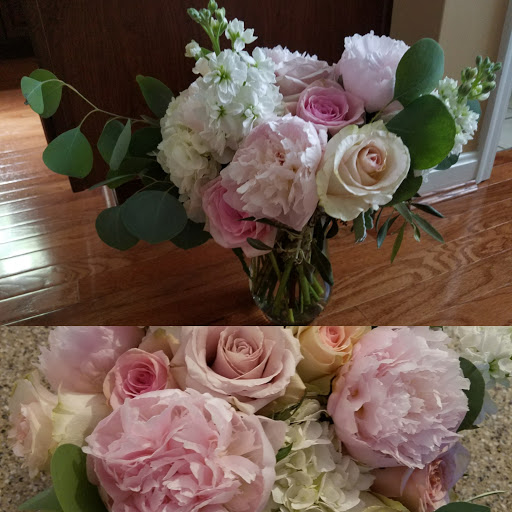 Florist «Glendale Florist», reviews and photos, 1133 Congress Ave, Glendale, OH 45246, USA