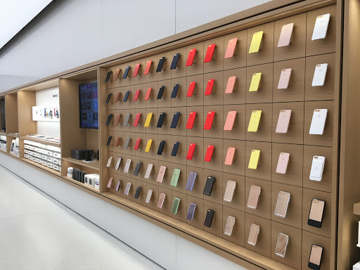 Computer Store «Apple Northbrook», reviews and photos, 1310 Northbrook Ct, Northbrook, IL 60062, USA