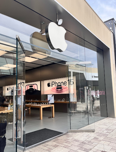 Apple Valencia Town Center image