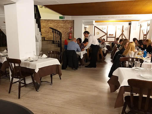 Información y opiniones sobre Asador David Guijarro. Espacio Gastronómico El Oso Blanco de Segovia