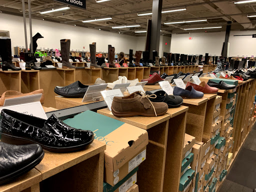 Shoe Store «DSW Designer Shoe Warehouse», reviews and photos, 21 W Hillsdale Blvd, San Mateo, CA 94403, USA