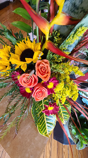 Florist «Shananne Cain Florist Inc», reviews and photos, 123 N Central Ave, Umatilla, FL 32784, USA