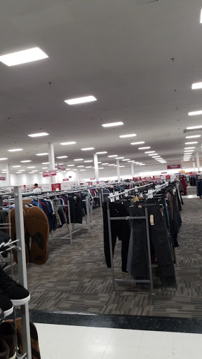 Clothing Store «Burlington Coat Factory», reviews and photos, 8320 S Cicero Ave, Burbank, IL 60459, USA