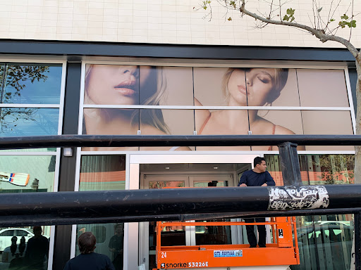 FASTSIGNS image