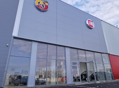 CERVINIA CHAMBOURCY - FIAT - ABARTH - FIAT PROFESSIONNAL à Chambourcy