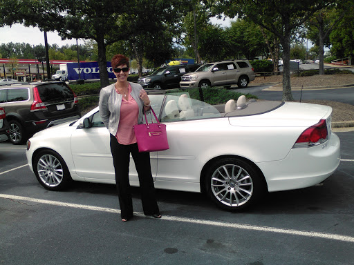 Car Dealer «North Point Volvo», reviews and photos, 1570 Mansell Rd, Alpharetta, GA 30009, USA