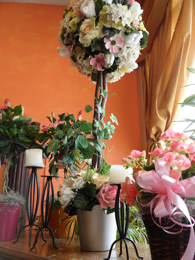 Florist «Hillside Florist (formerly Jennifer Flowers)», reviews and photos, 140 Hillside Avenue, New Hyde Park, NY 11040, USA