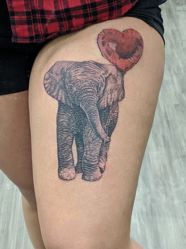 Tattoo Shop «Red 5 Tattoo», reviews and photos, 829 Lynnhaven Pkwy #121, Virginia Beach, VA 23452, USA