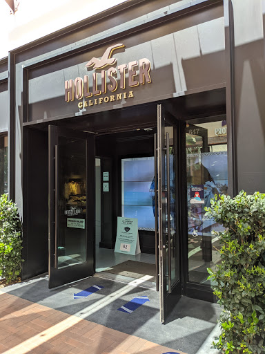 Clothing Store «Hollister Co.», reviews and photos, 647 Spectrum Center Dr, Irvine, CA 92618, USA