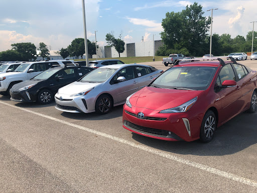 Toyota Dealer «Voss Toyota», reviews and photos, 2110 Heller Dr, Dayton, OH 45434, USA