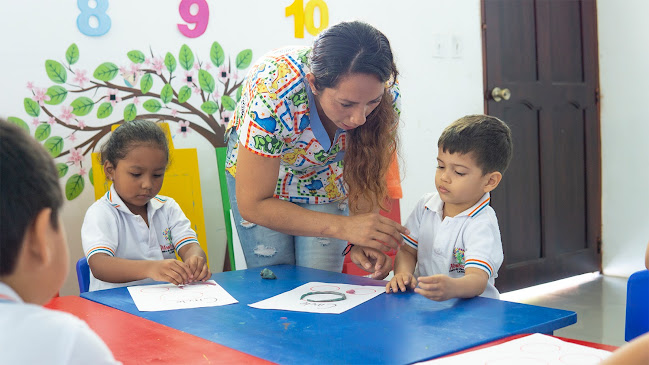 Opiniones de Montessori Escuela de Educación Básica en La Mana - Escuela