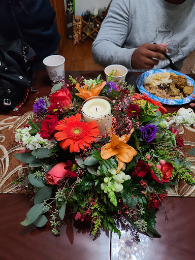 Florist «Jerome Florist & Gifts», reviews and photos, 3724 E Tremont Ave, Bronx, NY 10465, USA