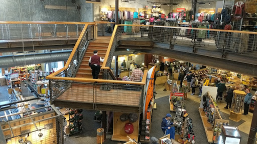 Camping Store «REI», reviews and photos, 1703 S Brentwood Blvd, Brentwood, MO 63144, USA