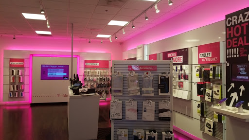 Cell Phone Store «T-Mobile», reviews and photos, 3195 Zinfandel Dr #2, Rancho Cordova, CA 95670, USA