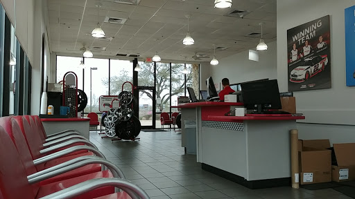 Tire Shop «Discount Tire Store - Bee Cave, TX», reviews and photos, 3922 Ranch Rd 620 S, Bee Cave, TX 78738, USA