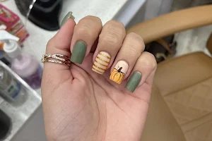 Ivy's Nails image