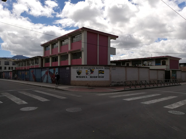 Escuela Miguel Riofrio loja - Loja
