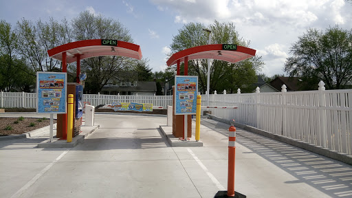 Car Detailing Service «Wheaton Car Wash & Detail», reviews and photos, 1520 E Roosevelt Rd, Wheaton, IL 60187, USA