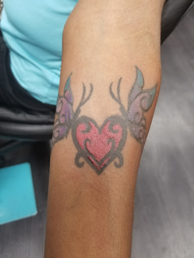 Tattoo Shop «Red Octopus Tattoos & Body Piercings», reviews and photos, 7465 Annapolis Rd, Hyattsville, MD 20784, USA