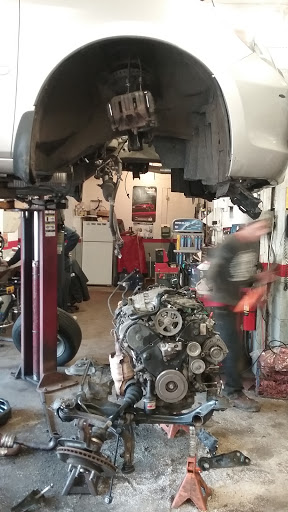 Auto Repair Shop «Village Auto Repair», reviews and photos, 23 Main St, Tariffville, CT 06081, USA