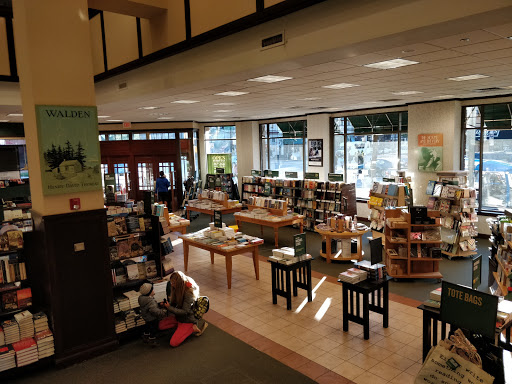 Book Store «Barnes & Noble», reviews and photos, 47 E Chicago Ave, Naperville, IL 60540, USA