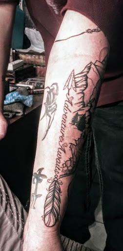 Tattoo Shop «Righteous Tattoo Studio», reviews and photos, 609 E Front St, Bonner Springs, KS 66012, USA