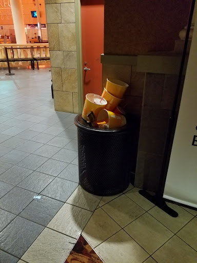 Movie Theater «Regal Cinemas Bridgeport Village 18 & IMAX», reviews and photos, 7329 SW Bridgeport Rd, Tigard, OR 97224, USA