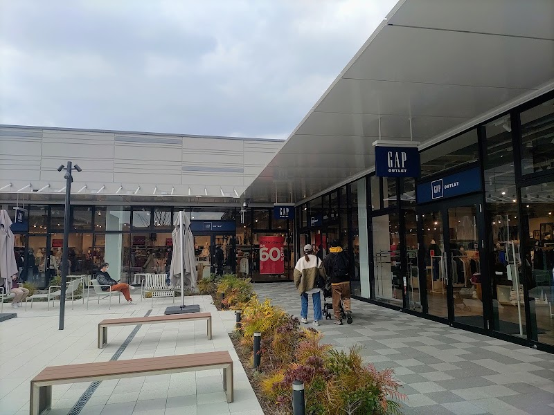 Gap Outlet ジ・アウトレット北九州店