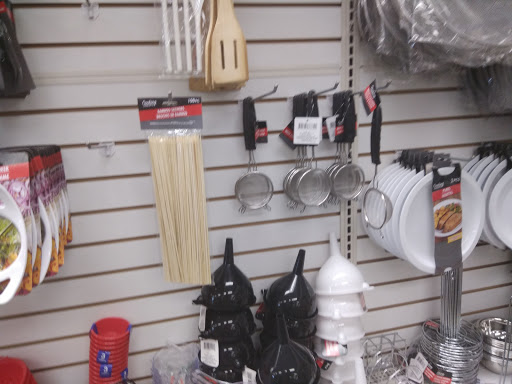 Dollar Store «Dollar Tree», reviews and photos, 12533 Olive Blvd, Creve Coeur, MO 63141, USA