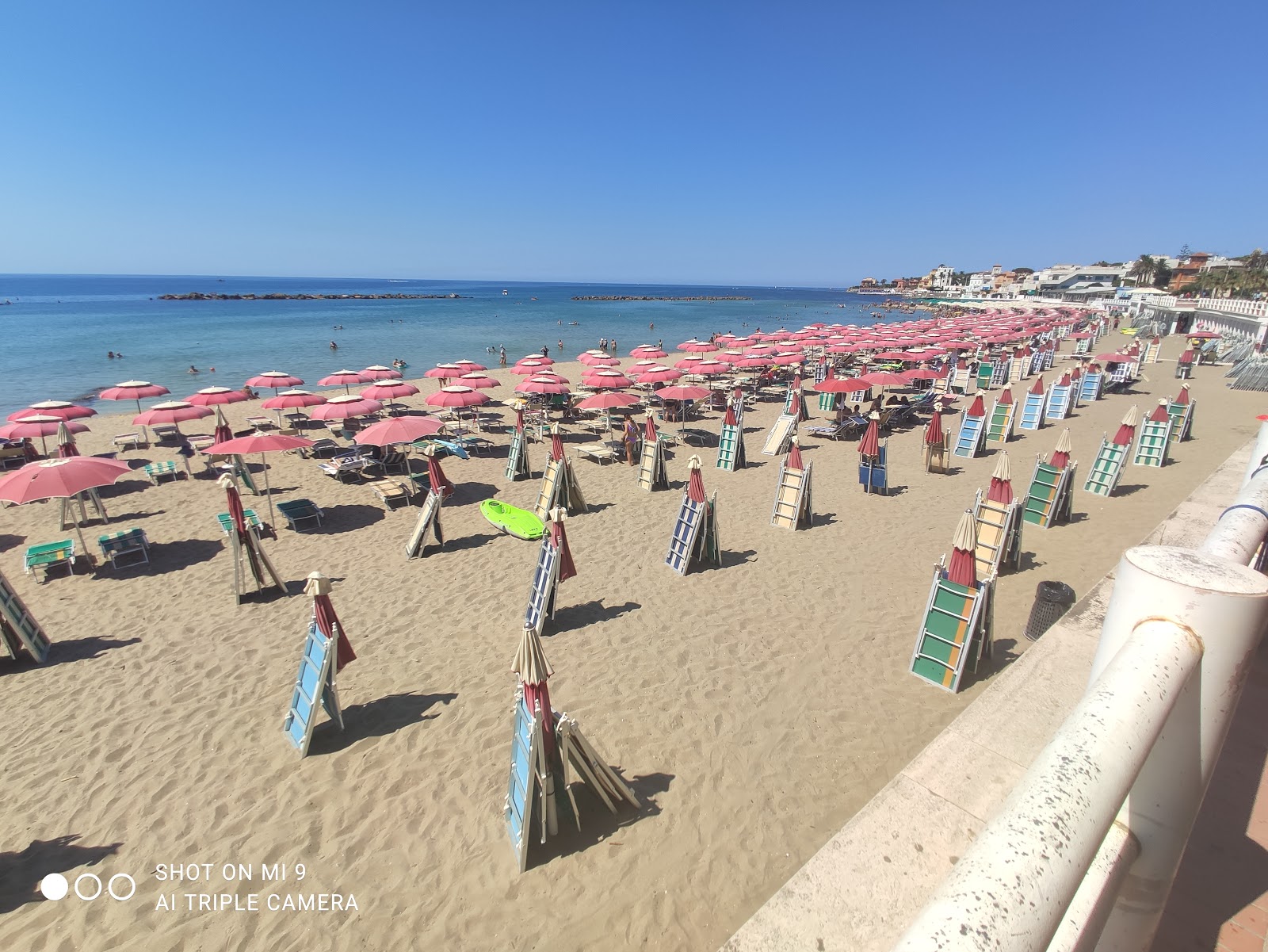 Photo de Santa Marinella beach II avec un niveau de propreté de partiellement propre