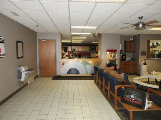 Car Dealer «Wes Finch Auto Plaza Inc», reviews and photos, 410 West St, Grinnell, IA 50112, USA