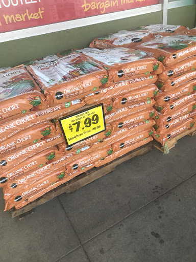 Grocery Store «Grocery Outlet Bargain Market», reviews and photos, 520 Workman Mill Rd, La Puente, CA 91746, USA