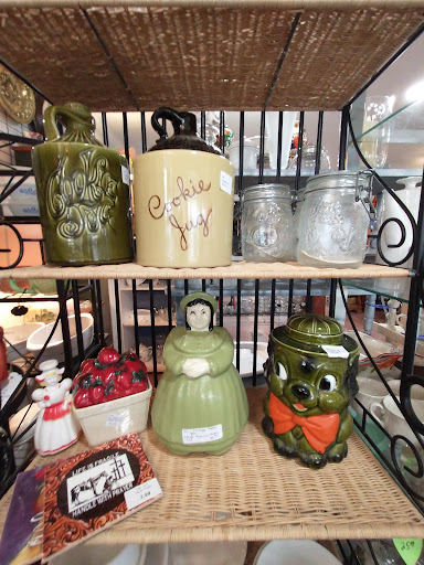 Antique Store «Hidden Talent Gifts & Antiques», reviews and photos, 400 S Main St, McGregor, TX 76657, USA