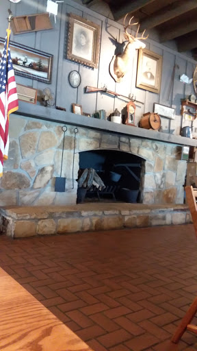 American Restaurant «Cracker Barrel Old Country Store», reviews and photos, 1780 E Center St, Madisonville, KY 42431, USA