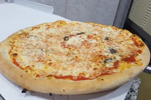 Fly Pizza Di Bedir Alaa image