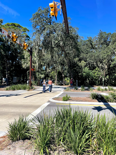 Shopping Mall «Coligny Plaza Shopping Center», reviews and photos, 1 N Forest Beach Dr, Hilton Head Island, SC 29928, USA