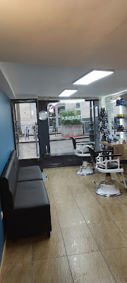 Léopold coiffure à Paris