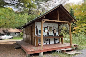 Wolf Den Nature Retreat Hostel & Cabins image