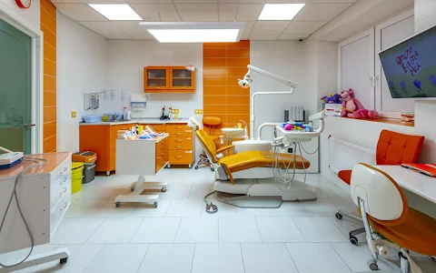 Стоматологическая клиника Dental Family в Пушкино | Брекеты, протезирование, имплантация зубов image