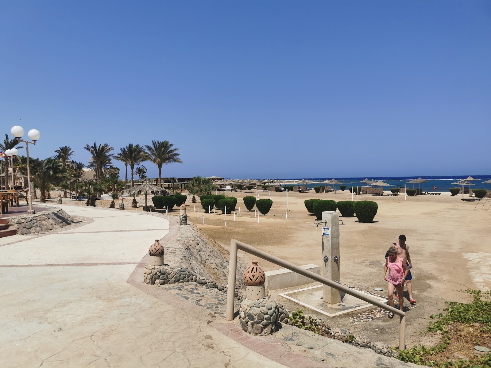 Fotografie cu Shams Beach cu nivelul de curățenie înalt