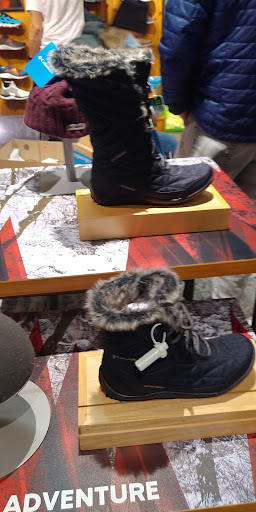 Sportswear Store «Columbia Sportswear», reviews and photos, 911 SW Broadway, Portland, OR 97205, USA