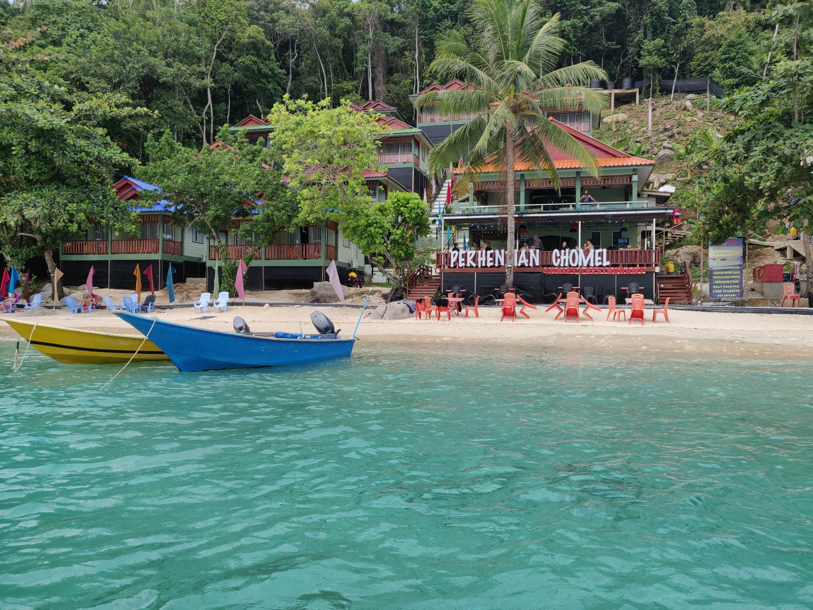 Rainforest Beach'in fotoğrafı doğrudan plaj ile birlikte