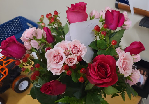 Florist «Flower Basket», reviews and photos, 302 N Lake St, Aurora, IL 60506, USA