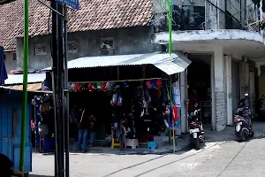 Pasar Senggol (Bayangkhara) Jombang image